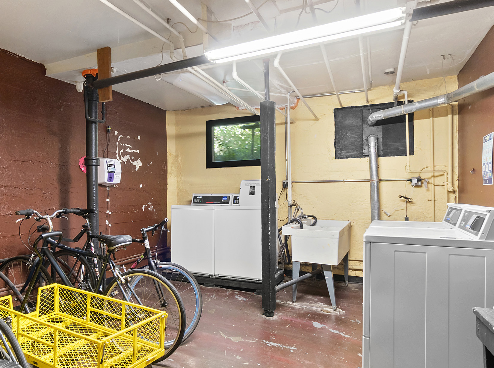 On-site laundry facilities